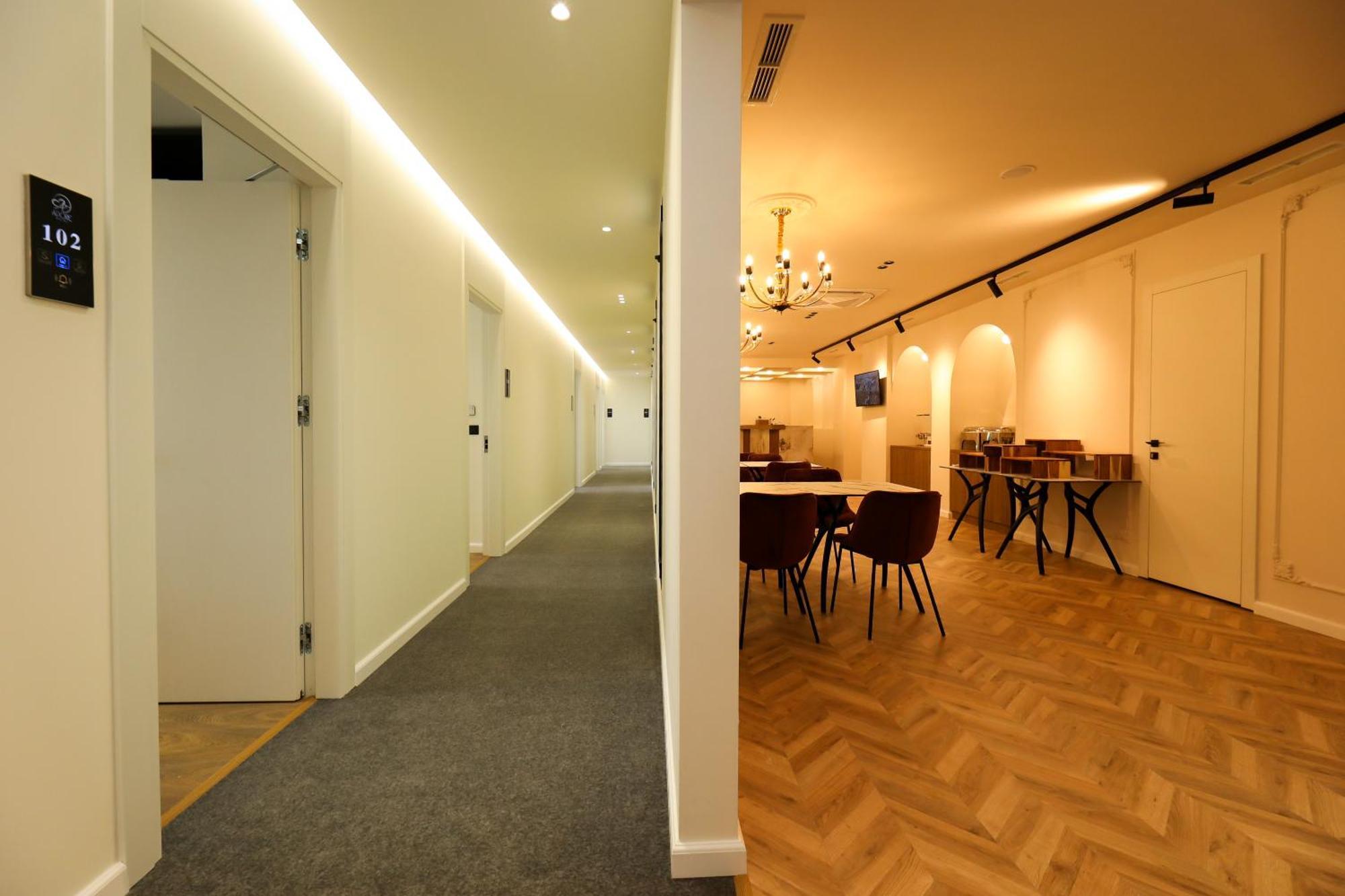 Hotel Adore Vlorë 外观 照片