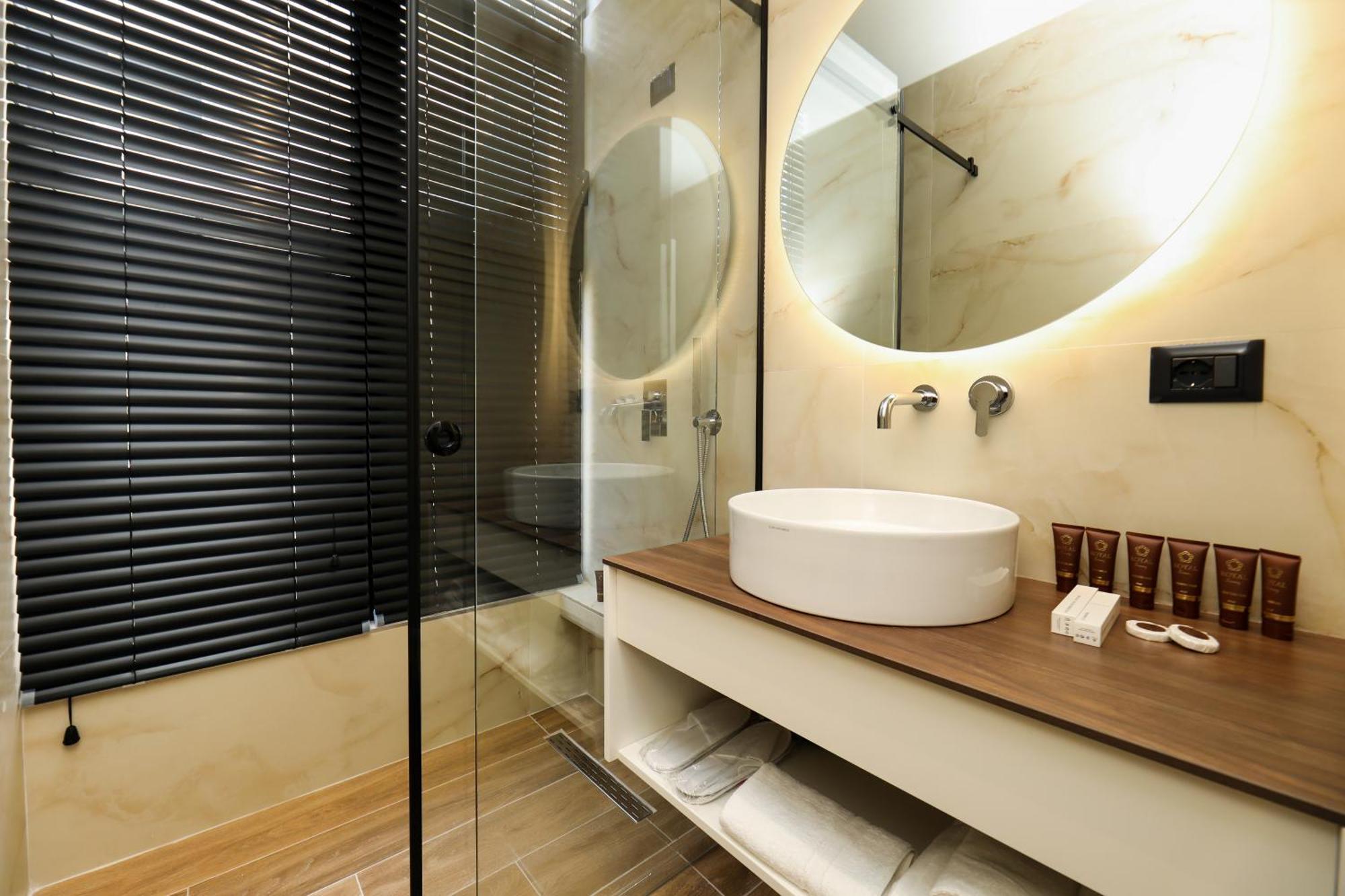 Hotel Adore Vlorë 外观 照片