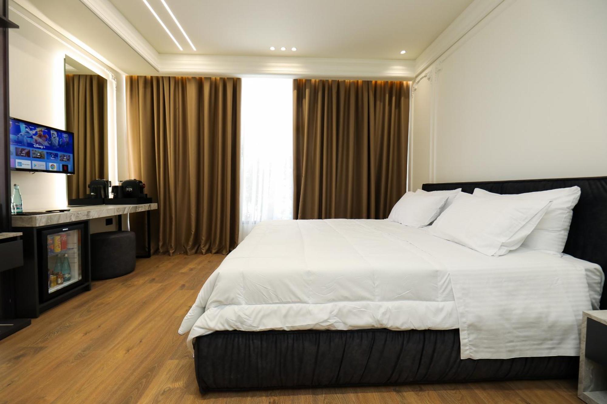 Hotel Adore Vlorë 外观 照片